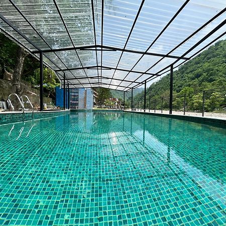 Dls Divine River Resort And Spa, Rishīkesh Buitenkant foto