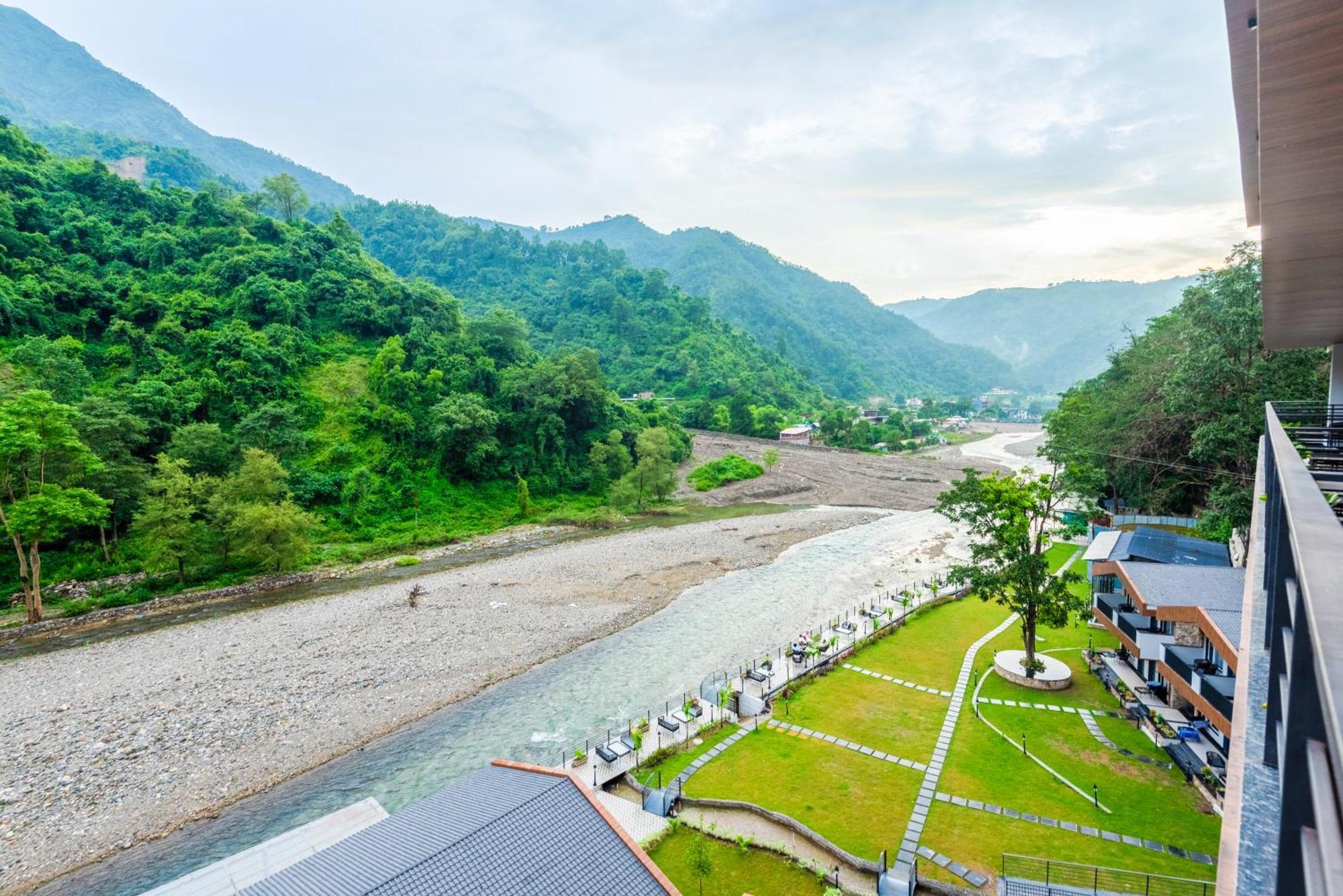 Dls Divine River Resort And Spa, Rishīkesh Buitenkant foto