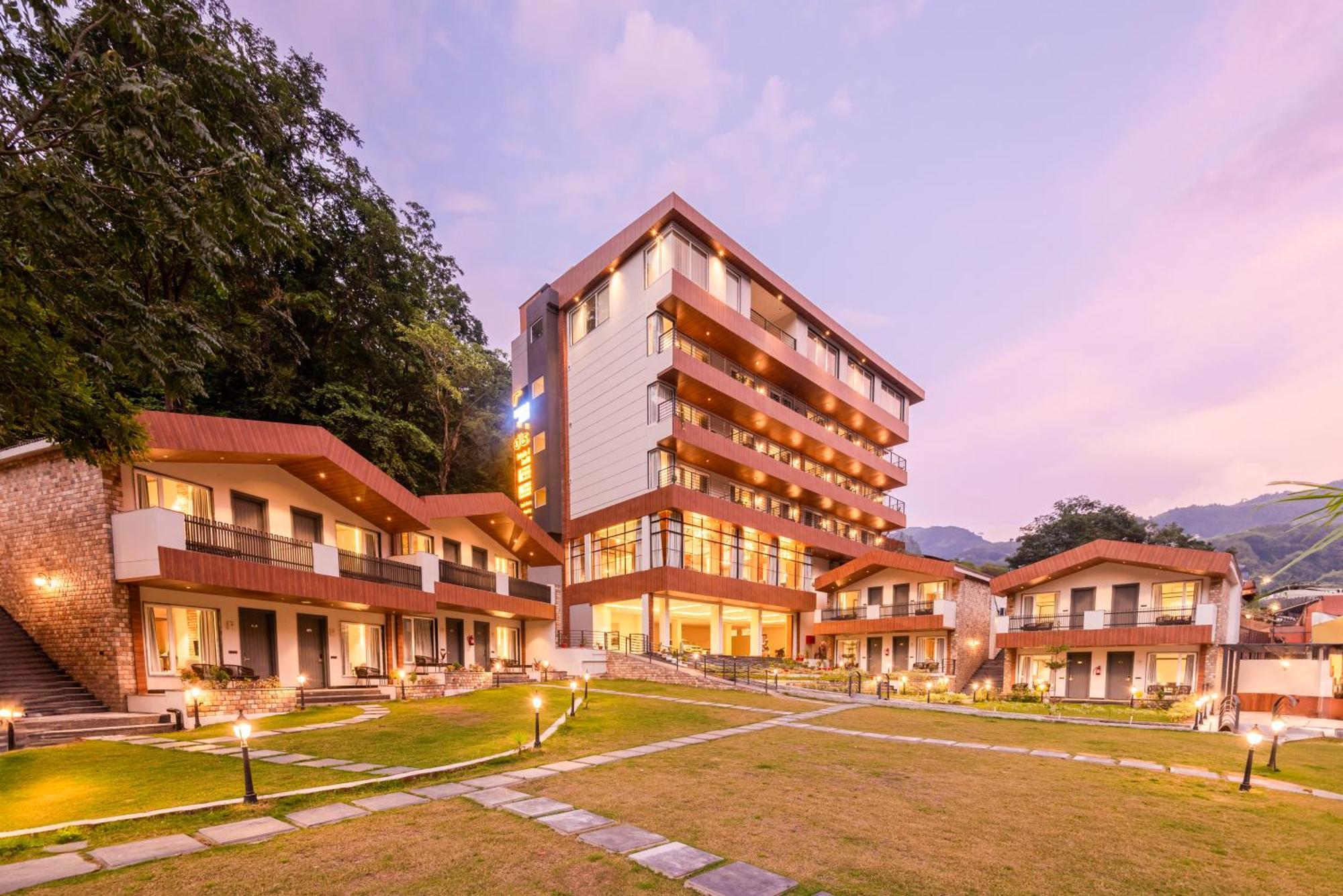 Dls Divine River Resort And Spa, Rishīkesh Buitenkant foto