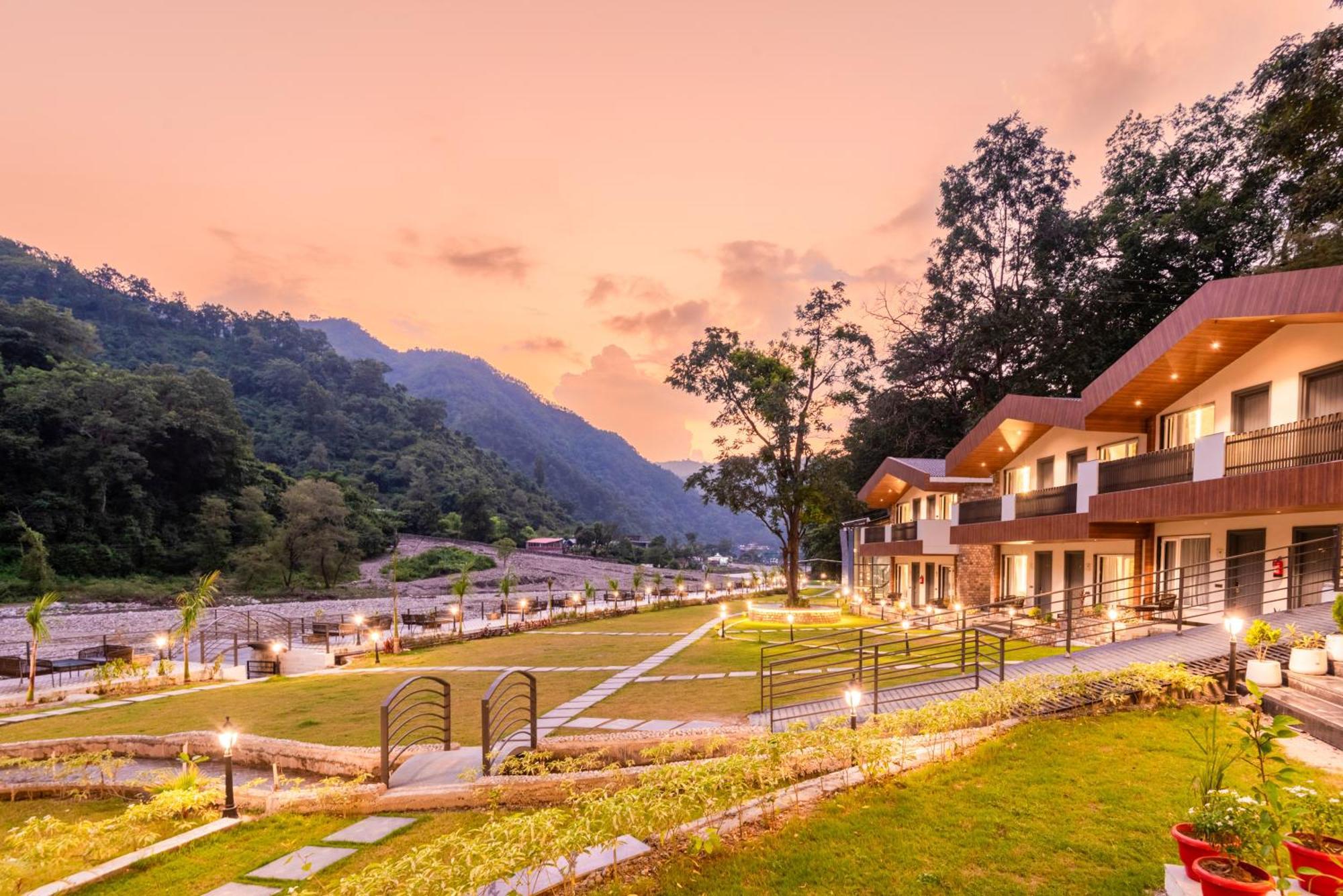 Dls Divine River Resort And Spa, Rishīkesh Buitenkant foto