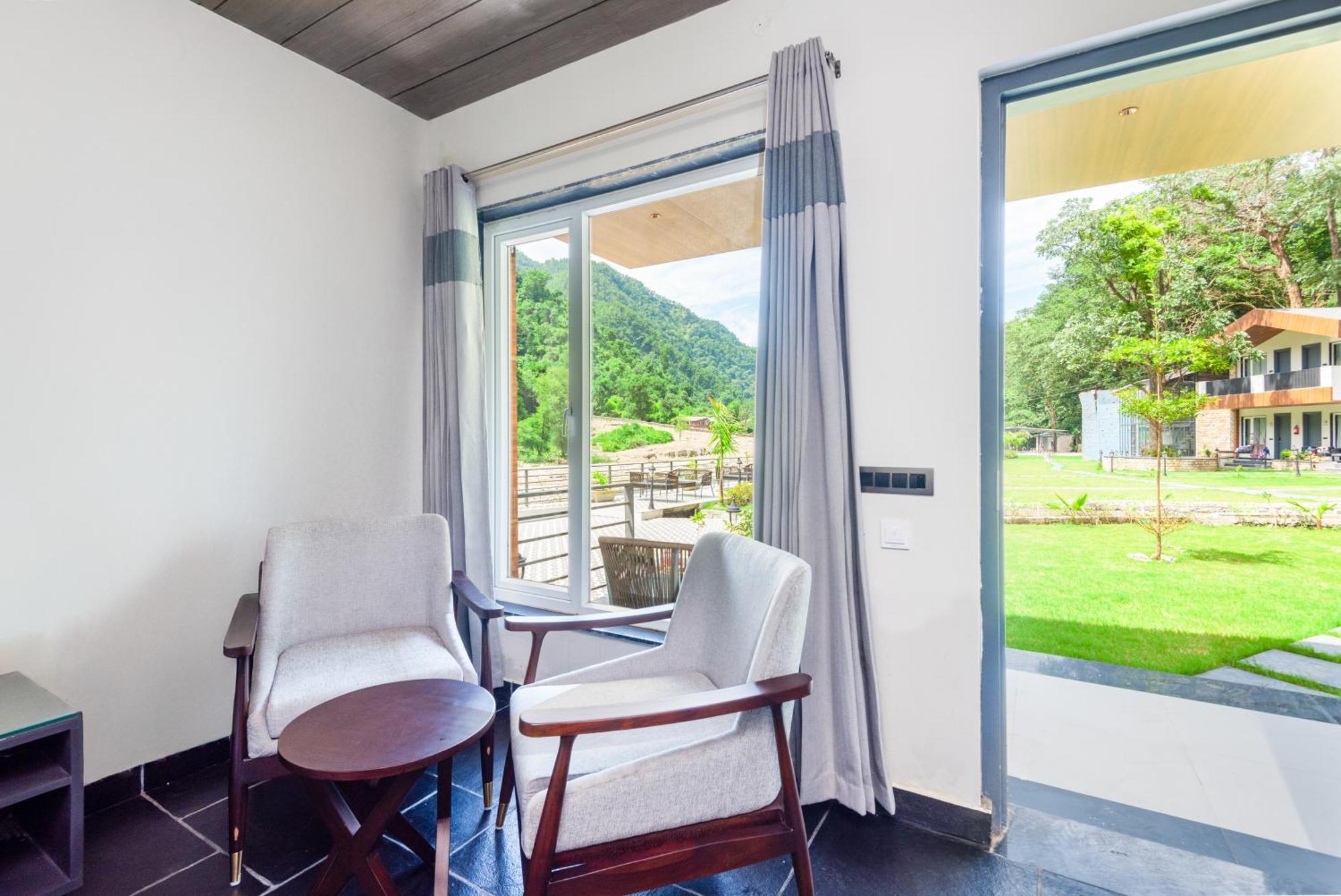 Dls Divine River Resort And Spa, Rishīkesh Buitenkant foto